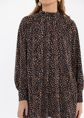 FRILLED NECK PATTERNED BLOUSE