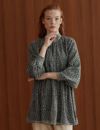 FRILLED NECK PATTERNED BLOUSE